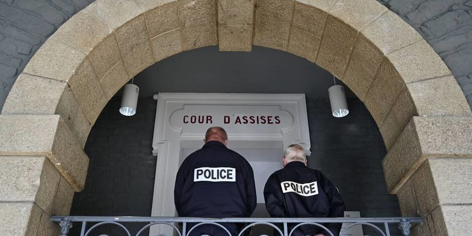 police devant la cour d'assises